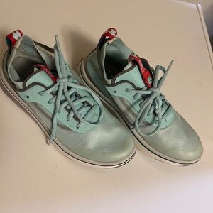 Bala sneakers  size 6